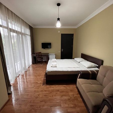Guest House Madonna Kobuleti Exterior photo