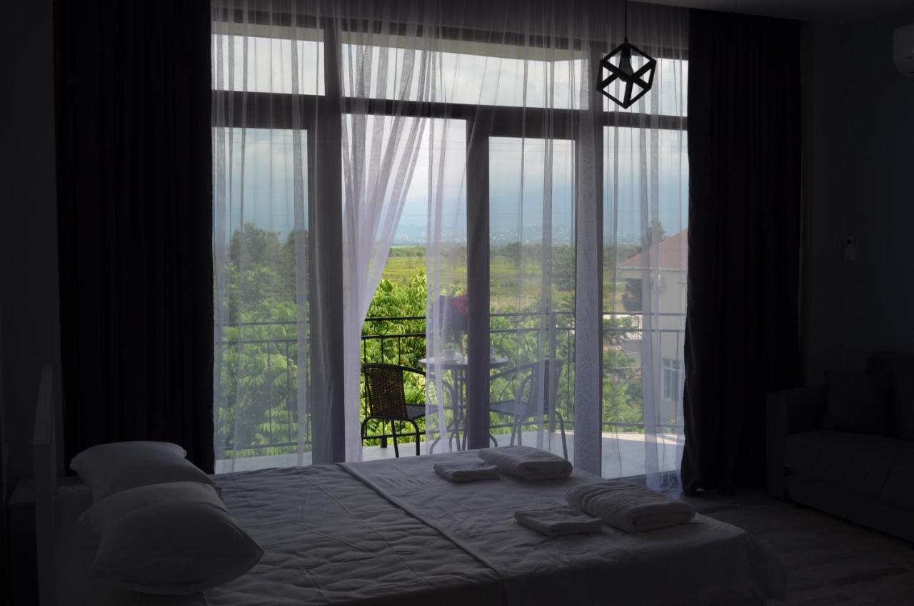 Guest House Madonna Kobuleti Exterior photo