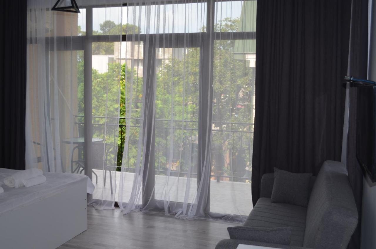 Guest House Madonna Kobuleti Exterior photo
