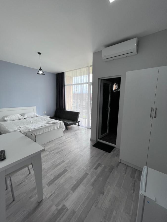 Guest House Madonna Kobuleti Exterior photo