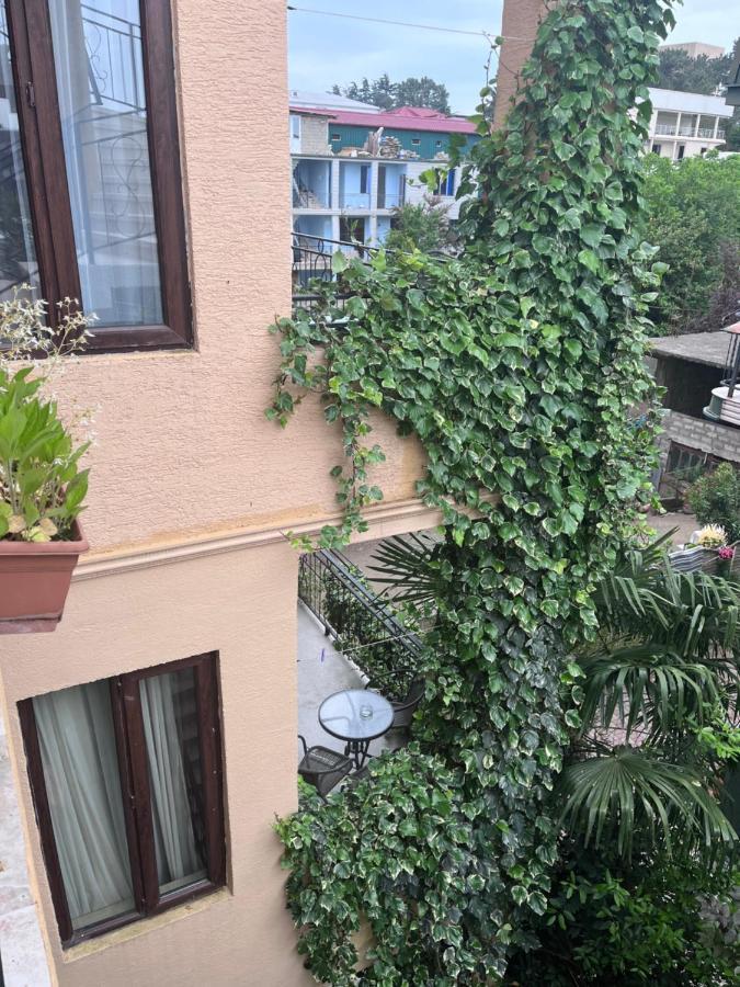 Guest House Madonna Kobuleti Exterior photo