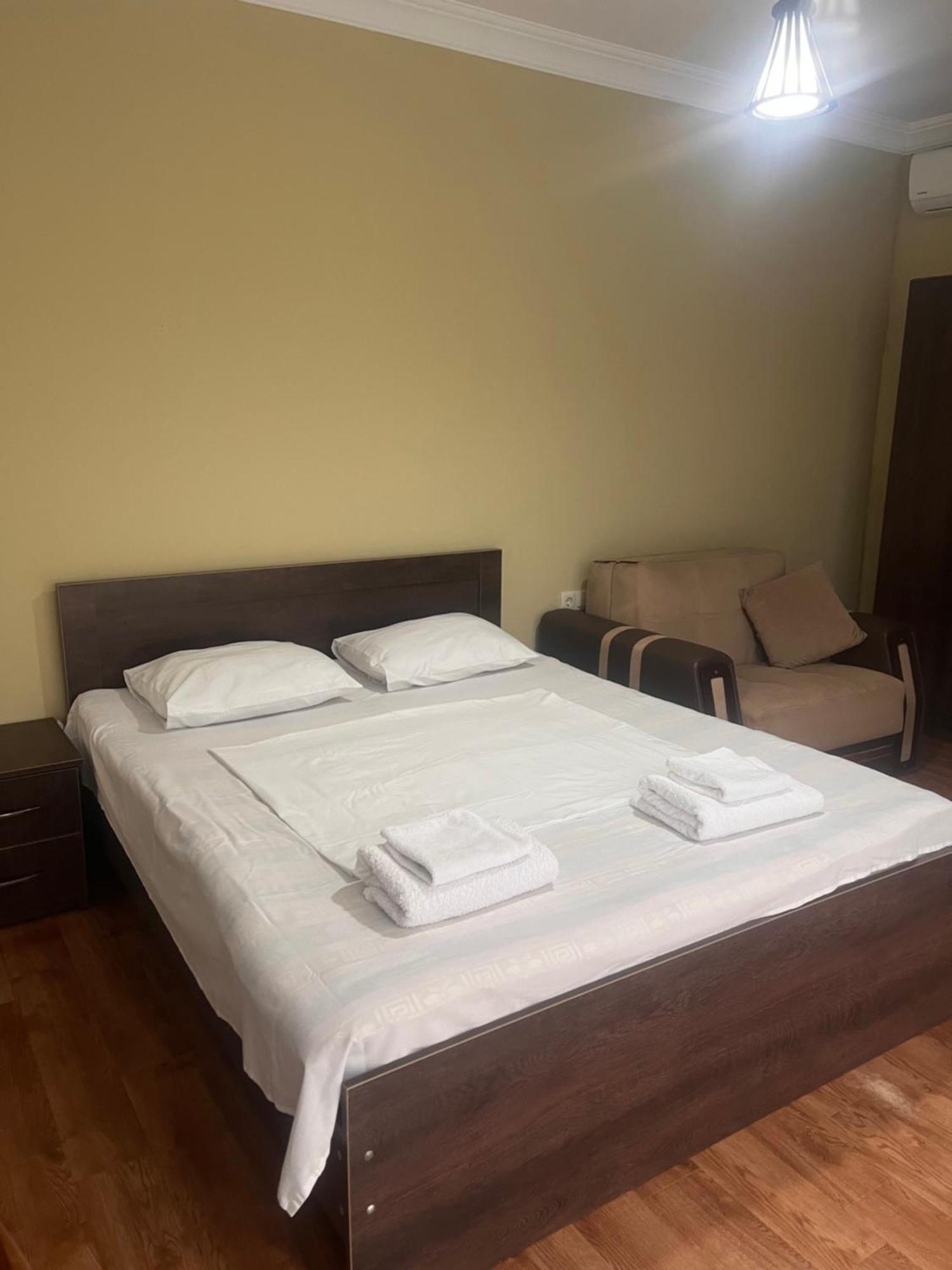 Guest House Madonna Kobuleti Exterior photo